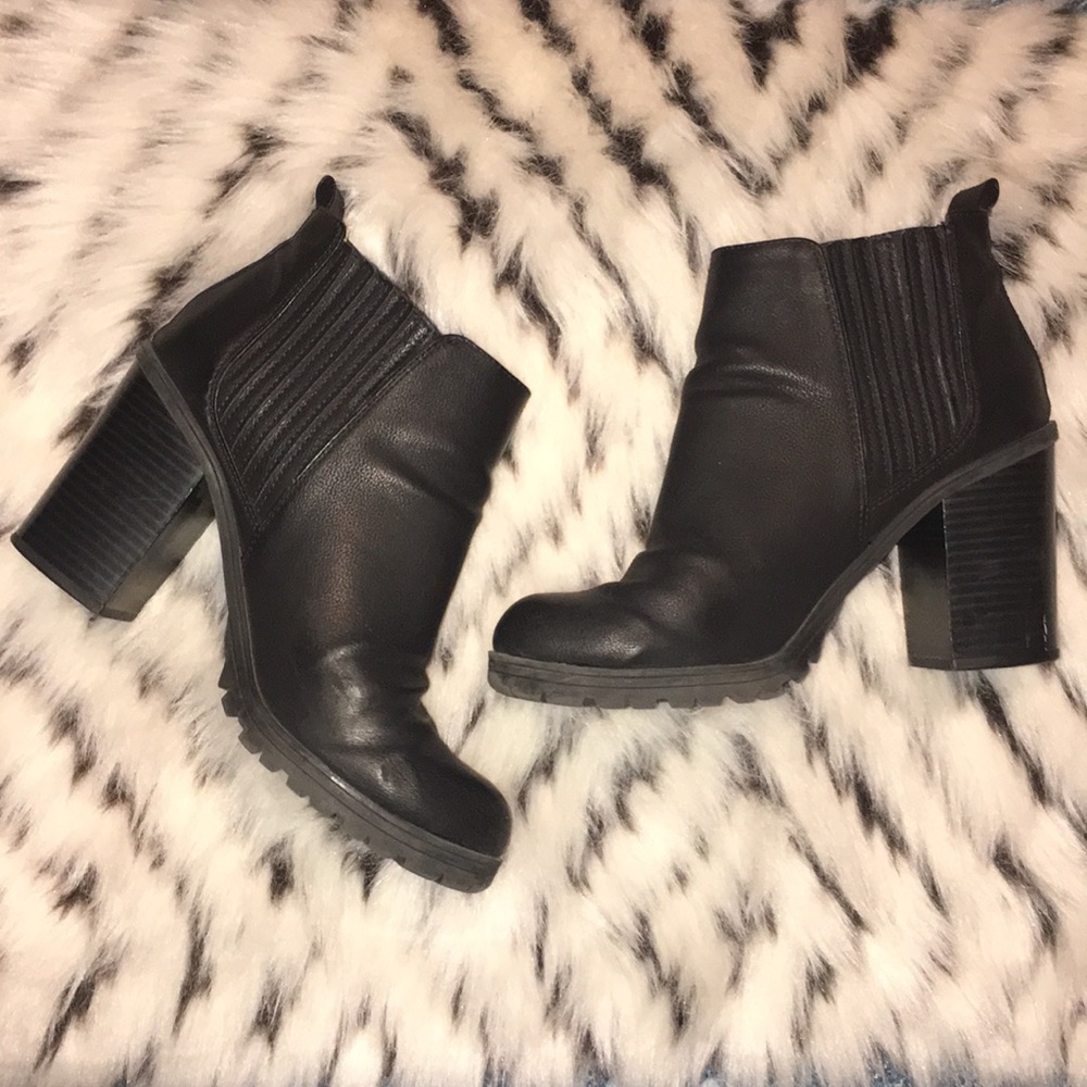 Chunky Chelsea ankle booties